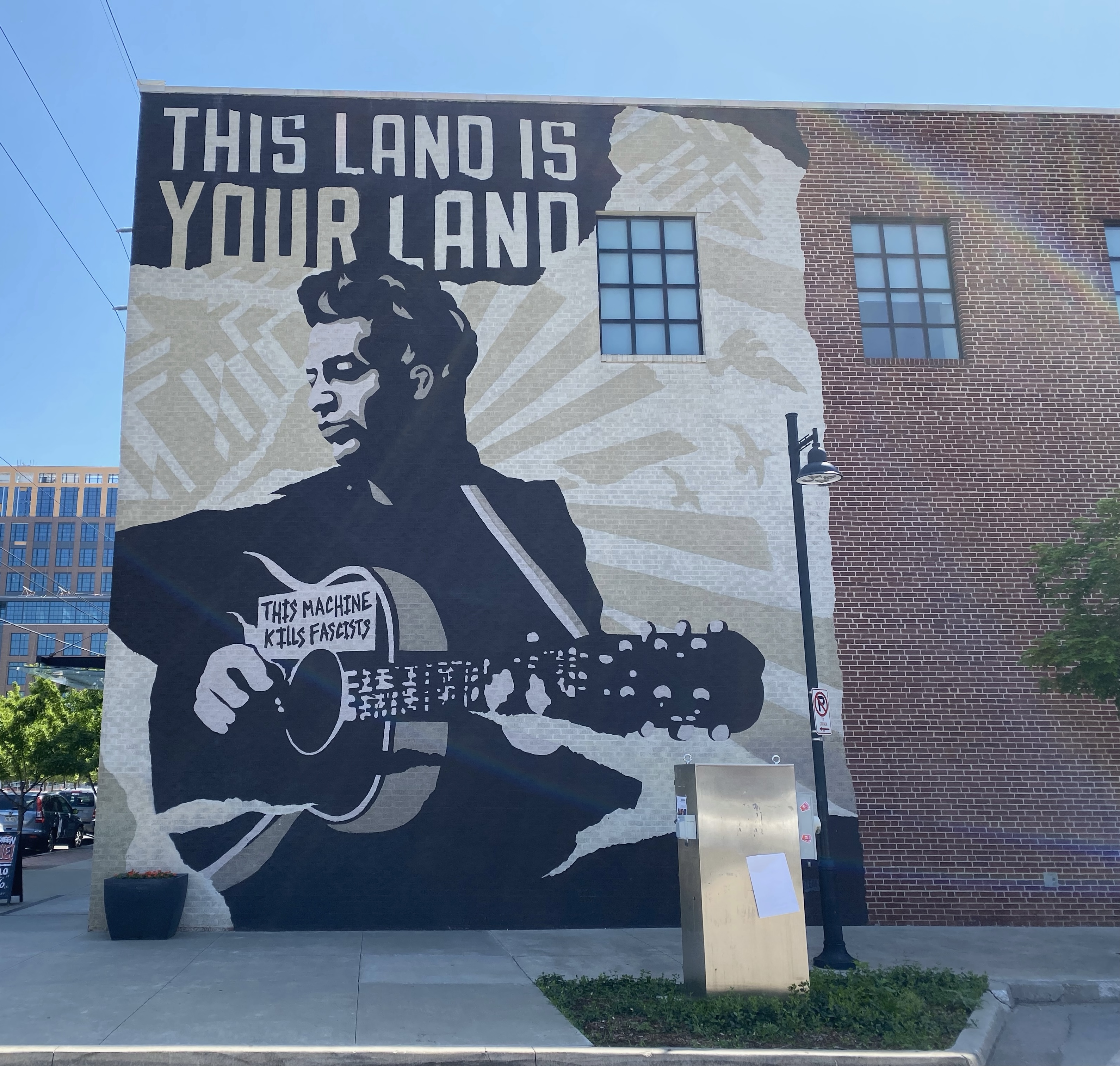 Woody Guthrie mural, Tulsa